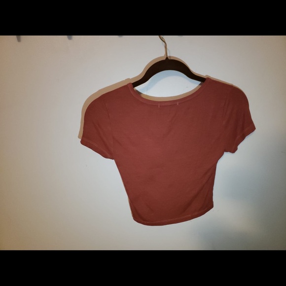 October feels crop top - Picture 2 of 3